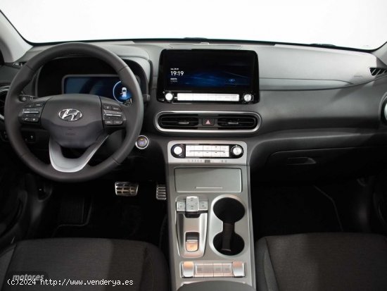 Hyundai Kona EV 150kW 64kWh Tecno 2C de 2023 con 25 Km por 39.990 EUR. en Cadiz