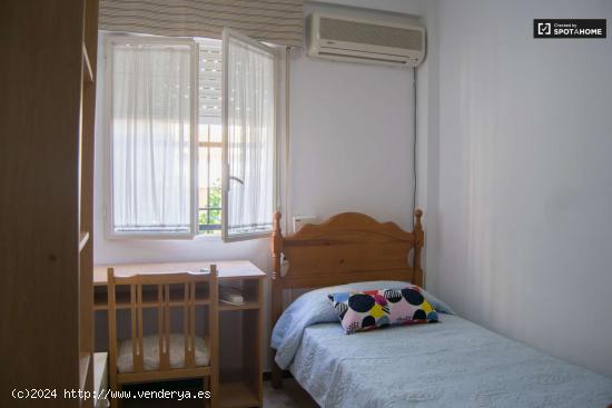  Acogedora habitación en alquiler en apartamento de 4 dormitorios - La Macarena - SEVILLA 