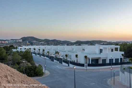Villa en venta en construcción en Finestrat (Alicante)