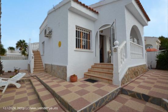 Hermosa villa independiente de 2 dormitorios en Ciudad Quesada - ALICANTE