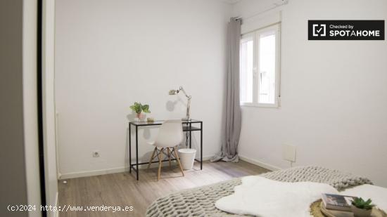 Acogedora habitación en alquiler en apartamento de 8 habitaciones, Delicias - MADRID