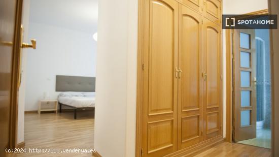 Piso de 4 dormitorios en alquiler en Gran Vía, Madrid - MADRID