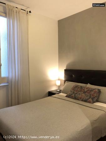  Habitaciones para alquilar en apartamento de 8 habitaciones en Madrid - MADRID 