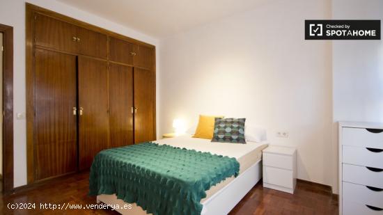 Habitación dinámica en apartamento de 6 habitaciones en Prosperidad - MADRID