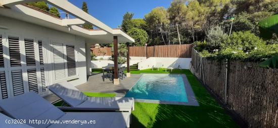 Casa con jardin  piscina en alquiler en Vallpineda.Sitges - BARCELONA