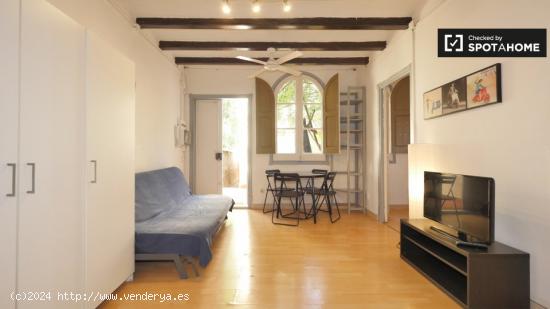 Precioso apartamento de 2 dormitorios con hermosa terraza en alquiler en Grácia - BARCELONA