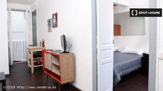 Amplio apartamento de 1 dormitorio en alquiler en Gràcia - BARCELONA