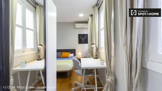 Habitación en un apartamento de 15 habitaciones en Moncloa - MADRID