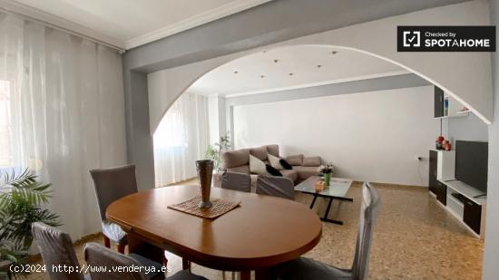 Precioso apartamento de 3 dormitorios en alquiler en Poblats Marítims - VALENCIA
