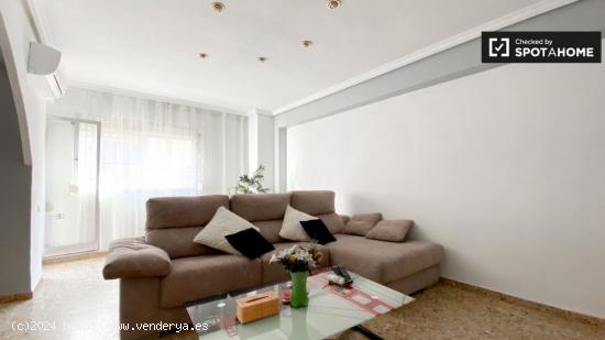 Precioso apartamento de 3 dormitorios en alquiler en Poblats Marítims - VALENCIA