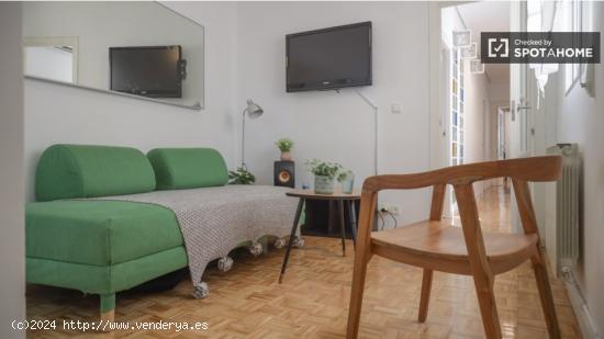 Apartamento de 3 dormitorios en alquiler en Malasaña, Madrid - MADRID