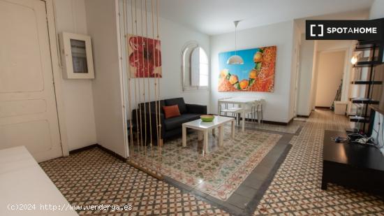 Alquiler de habitaciones en piso de 4 habitaciones en Camp D'En Grassot I Gràcia Nova - BARCELONA