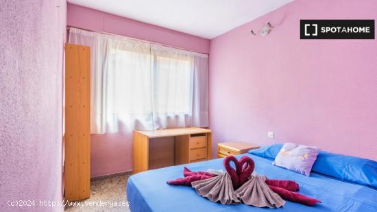 Piso de 4 habitaciones en alquiler en Algirós - VALENCIA