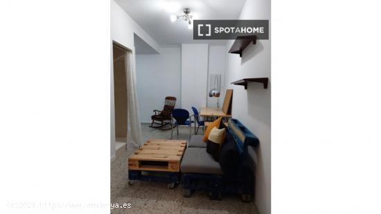 Alquiler de habitaciones en piso de 6 dormitorios en Vallehermoso - MADRID