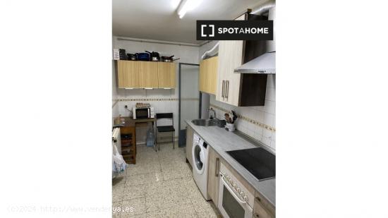 Alquiler de habitaciones en piso de 4 dormitorios en Barrio Garrido - SALAMANCA