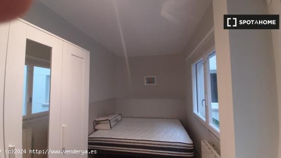 Alquiler de habitaciones en piso de 5 dormitorios en Zaragoza - ZARAGOZA