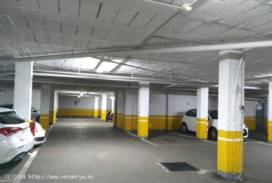 Alquiler de parking en el centro de Lorca, muy cerca del Instituto Ibáñez Martín. - MURCIA
