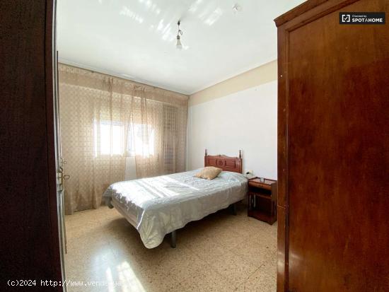  Acogedora habitación en alquiler en apartamento de 3 dormitorios, Rascanya, Valencia - VALENCIA 