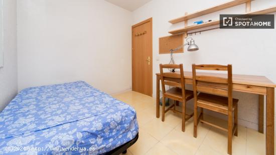 Habitación con armario independiente en piso compartido, Chamberí - SOLO MUJERES ESTUDIANTES - MAD