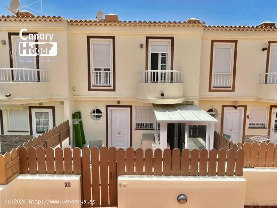 Fantástica casa adosada de tres dormitorios con piscina Tenerife Sur - SANTA CRUZ DE TENERIFE