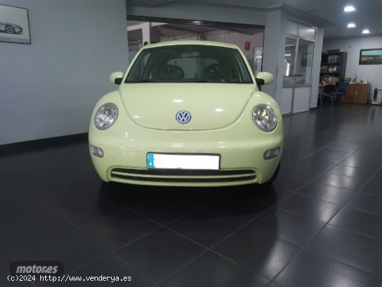  Volkswagen New Beetle 1.6 de 2002 con 71.300 Km por 6.500 EUR. en Alicante 