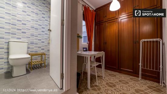 Relajante habitación con escritorio en un apartamento de 8 habitaciones, La Saïdia - VALENCIA