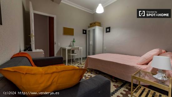 Habitación amueblada con armario independiente en un apartamento de 8 dormitorios, La Saïdia - VAL