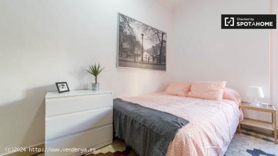 Habitación soleada en apartamento de 5 dormitorios en El Pla del Real, Valencia - VALENCIA