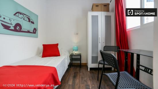 Acogedora habitación en un apartamento de 6 dormitorios, Quatre Carreres - VALENCIA