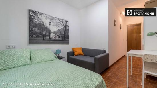 Encantadora habitación con cama doble en alquiler en Quatre Carreres - VALENCIA