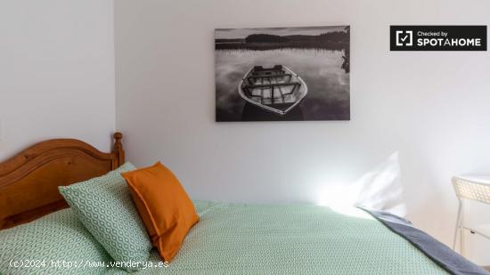 Acogedora habitación con cama individual en alquiler en Ciutat Vella. - VALENCIA
