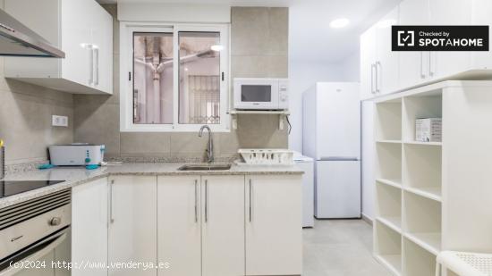 Acogedora habitación en alquiler en apartamento de 4 dormitorios en Poblats Marítims - VALENCIA