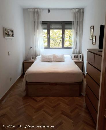  Amplia habitación en apartamento de 2 dormitorios, Príncipe Pío - MADRID 