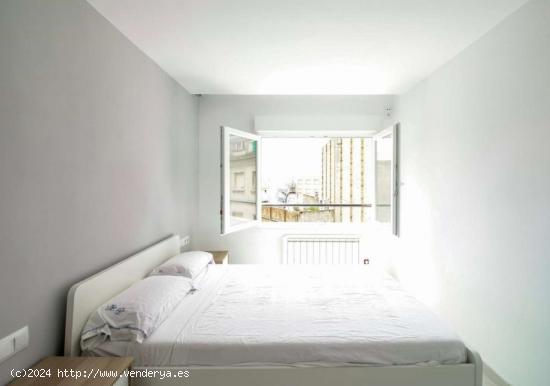  Apartamento completo de 4 dormitorios en L'Hospitalet de Llobregat - BARCELONA 