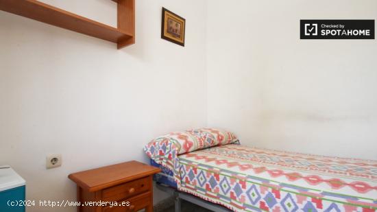 Acogedora habitación con calefacción en piso compartido, Los Pajaritos - GRANADA