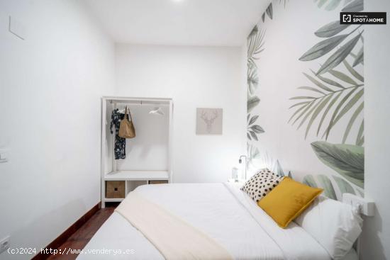  Alquiler de habitaciones en piso de 7 habitaciones en Valencia - VALENCIA 