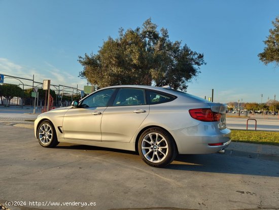 BMW Serie 3 318dA Gran Turismo Nacional Certificado en km y carrocería - Málaga