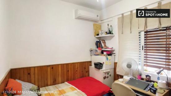 Habitación acogedora con llave independiente en un apartamento de 4 dormitorios, Carabanchel - MADR
