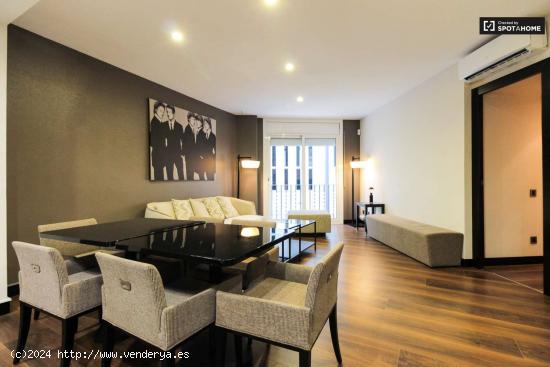  Elegante apartamento de 4 dormitorios en alquiler cerca de La Rambla en el centro de Ciutat Vella -  