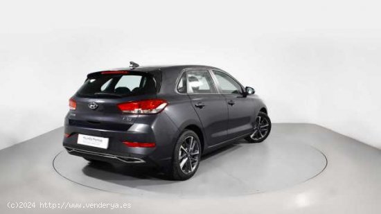 Hyundai i30 ( 1.5 DPI Klass SLX 110 )  - Barcelona