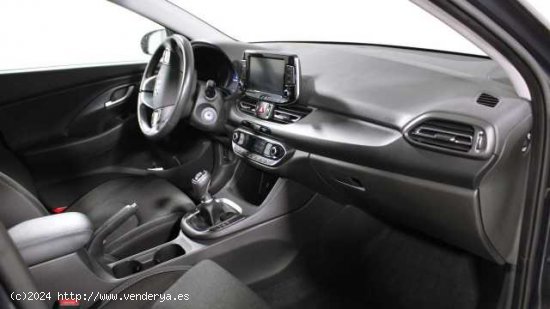 Hyundai i30 ( 1.5 DPI Klass SLX 110 )  - Barcelona