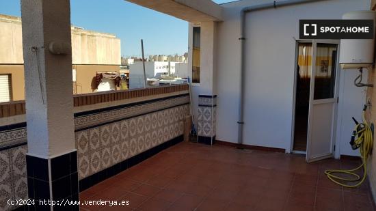 Habitación en piso compartido en Alicante - ALICANTE