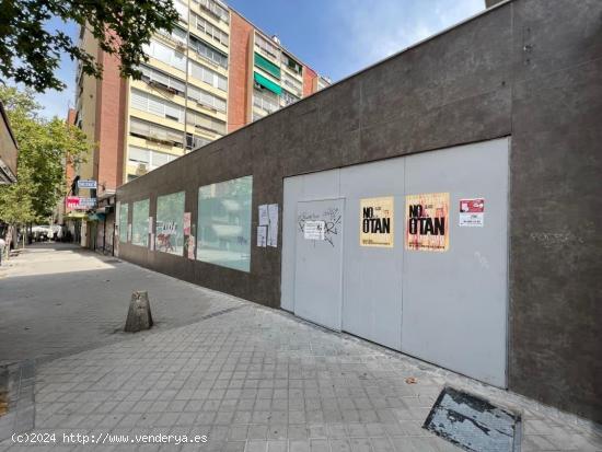 Local comercial en venta en el Barrio del Pilar (Madrid) - MADRID