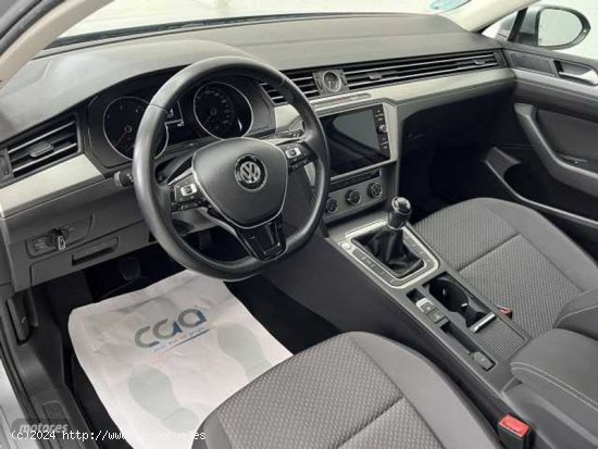 Volkswagen Passat 2.0TDI Edition 110kW (150Cv) de 2019 con 54.000 Km por 18.500 EUR. en Alava