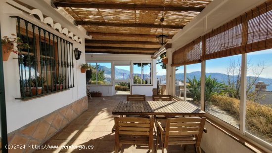 Villa en venta en Canillas de Albaida (Málaga)