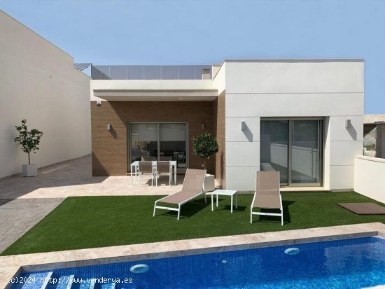  Villa en venta a estrenar en San Miguel de Salinas (Alicante) 