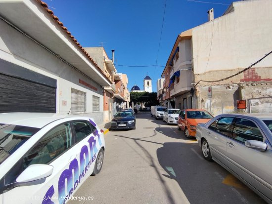 Parcela en venta en Dolores (Alicante)