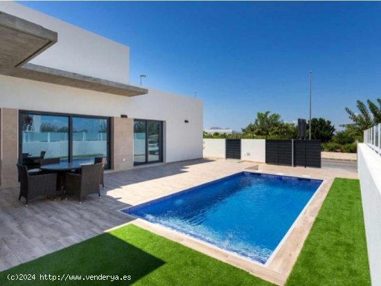Villa en venta a estrenar en Daya Nueva (Alicante)