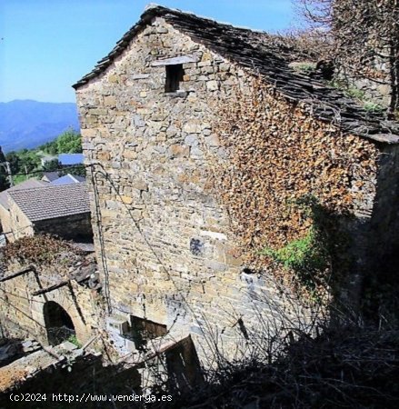 Casa en venta en Puértolas (Huesca)
