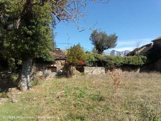 Villa en venta en El Pueyo de Araguás (Huesca)